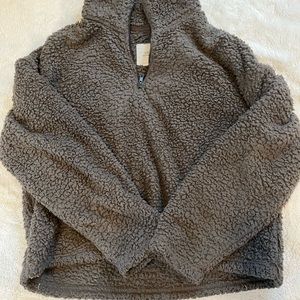 Size small Sherpa quarter zip